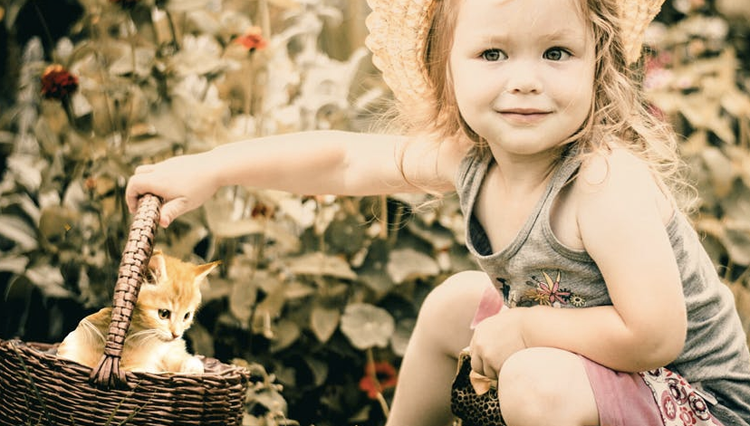 How cats are good for children?